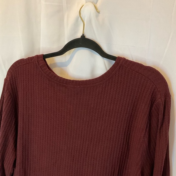 Women’s Plus Size Burgundy Waffle Knit Long Sleeves with side knot size 2XL - Picture 5 of 9